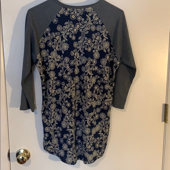 LulaRoe Randy Tee - Picture 2 of 3